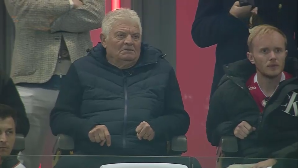 Ioan Andone a oferit imaginea serii la derby-ul Dinamo &ndash; FCSB! Cum a fost surprins &icirc;n tribune